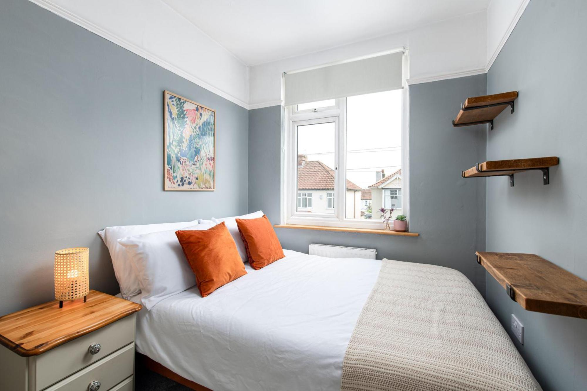 Charming Family With Stoves, Garden & Parking Apartment *